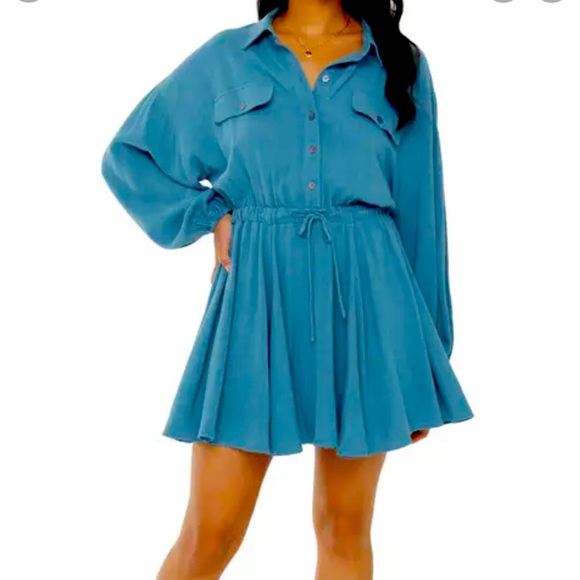 Vici Dresses & Skirts - ✨Nordstrom Exclusive Vici Drawstring Dress